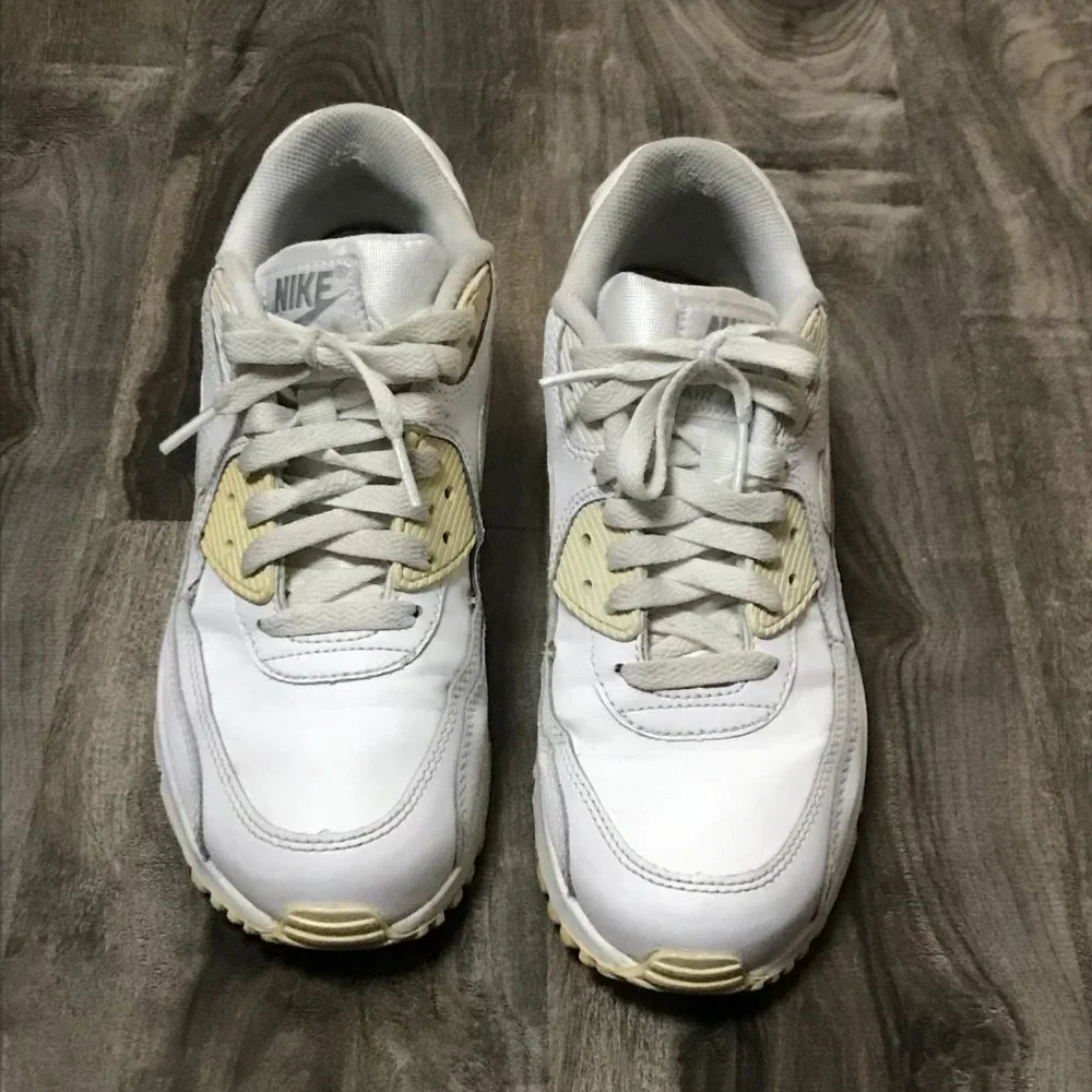 Nike Air Max 90 Triple White Youth Size 6Y Style 307793-167   - 224835 - Picture 2 of 12